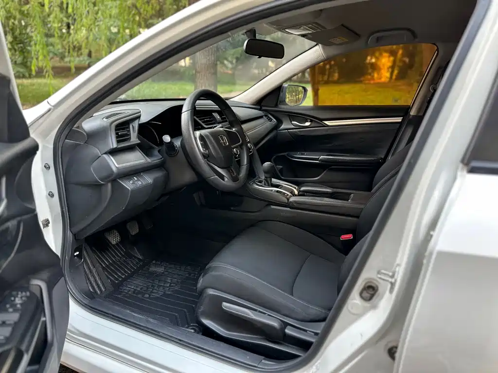 Honda Civic — миниатюра 9