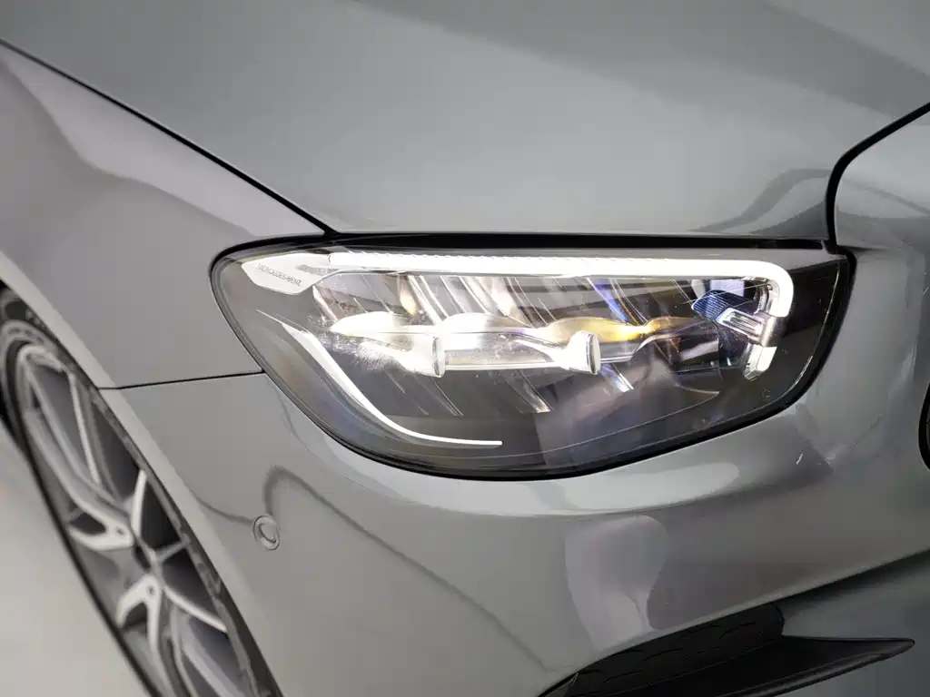 Mercedes-Benz E-Class (Import) — миниатюра 25