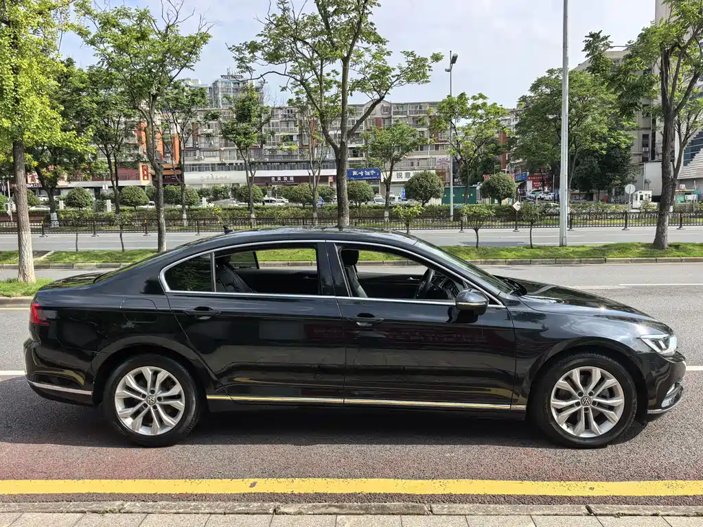 Volkswagen Magotan — миниатюра 4