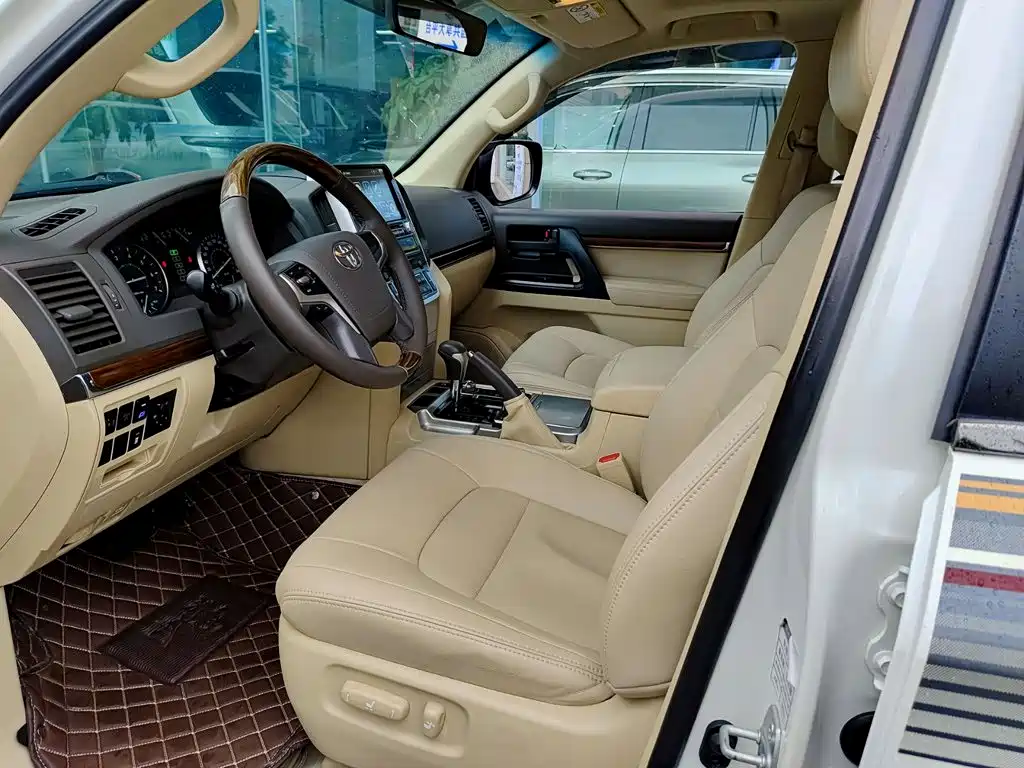 Toyota Land Cruiser — миниатюра 7