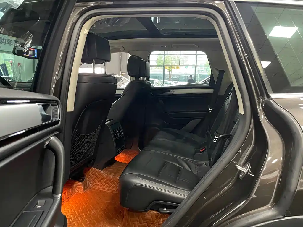 Volkswagen Touareg — миниатюра 6