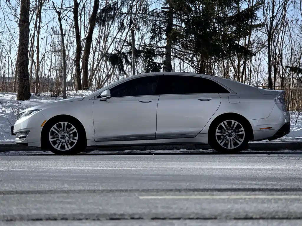 LINCOLN MKZ
