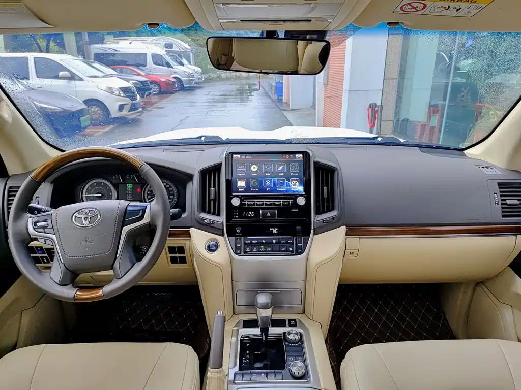 Toyota Land Cruiser — миниатюра 10