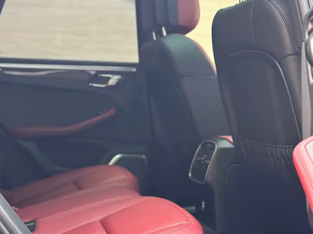 Porsche Macan — миниатюра 7