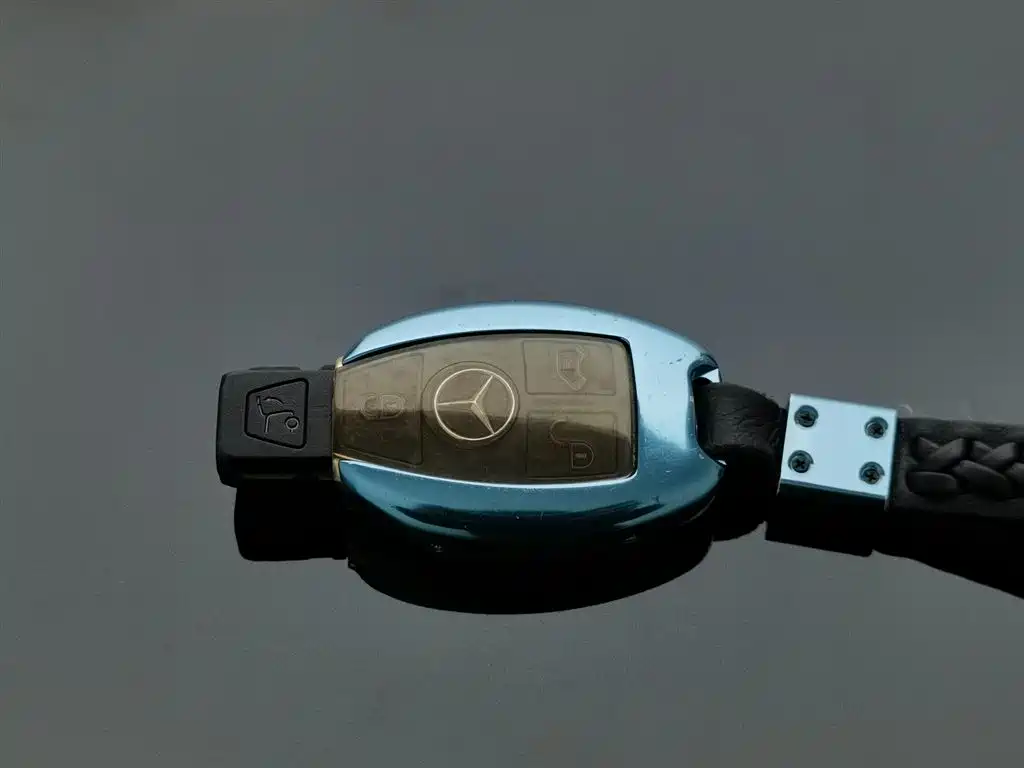 MERCEDES-BENZ V CLASS