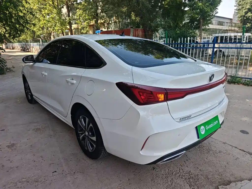 Changan Eado — миниатюра 5