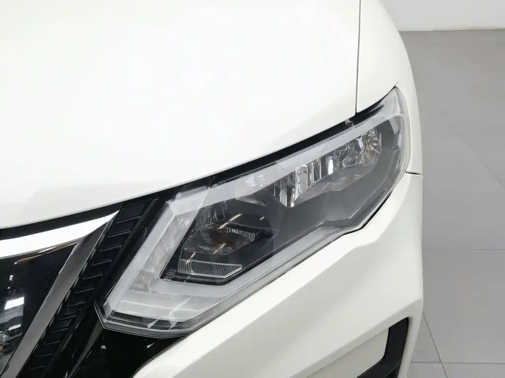 Nissan X-Trail — миниатюра 7