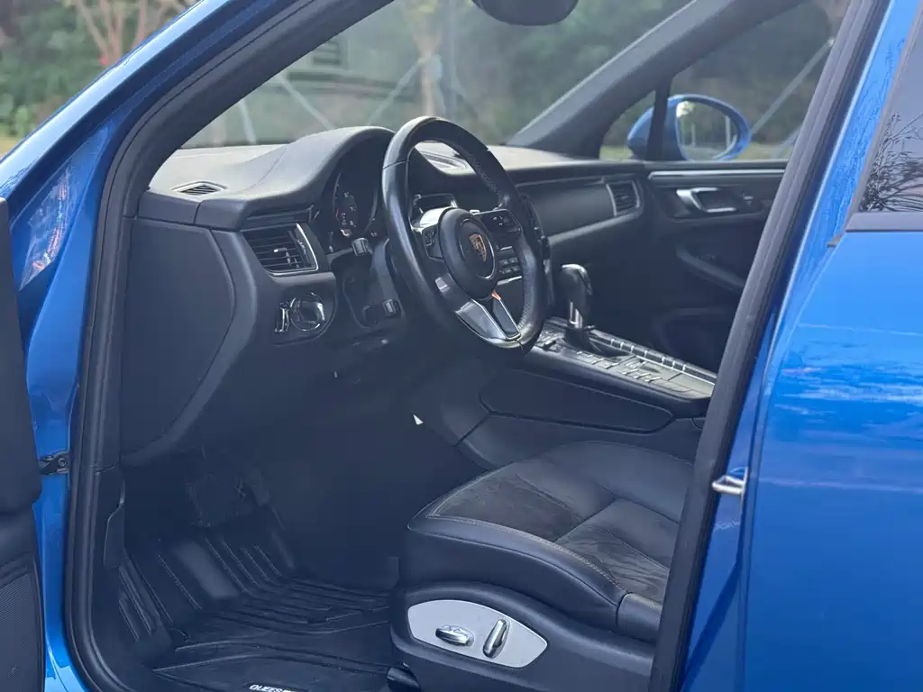 Porsche Macan — миниатюра 4