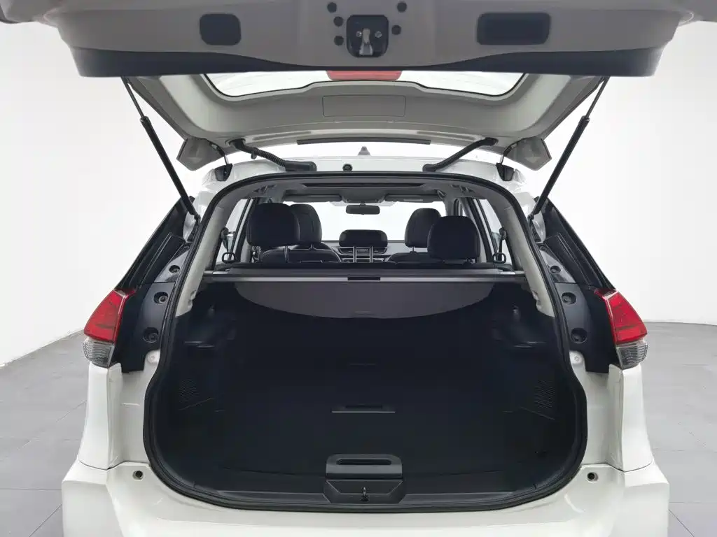 Nissan X-Trail — миниатюра 16