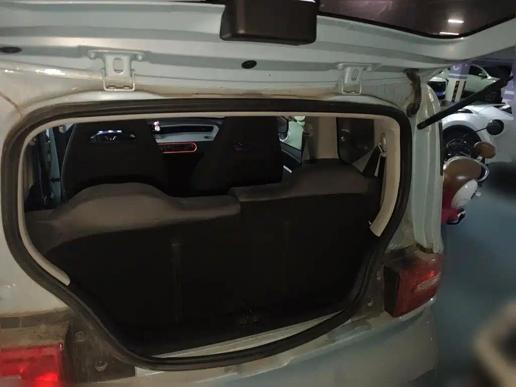 Wuling MINIEV — миниатюра 10