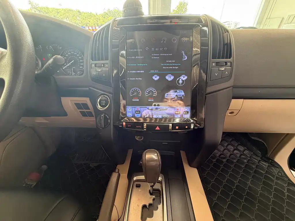 Toyota Land Cruiser — миниатюра 10