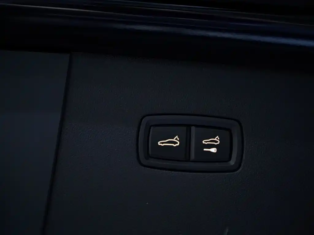 Porsche Cayenne — миниатюра 36