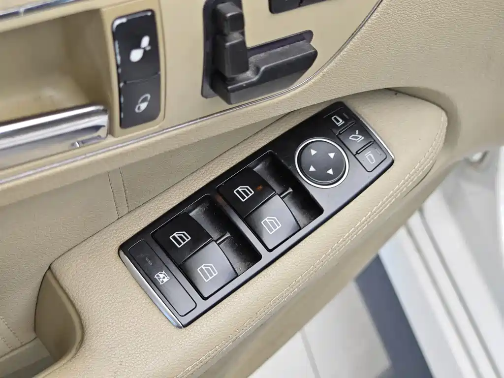 Mercedes-Benz E-Class E 2009 E 300