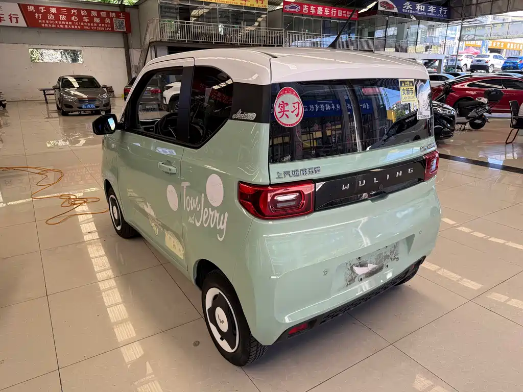 Wuling MINIEV — миниатюра 9