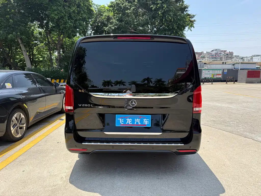 Mercedes-Benz V-Class — миниатюра 7