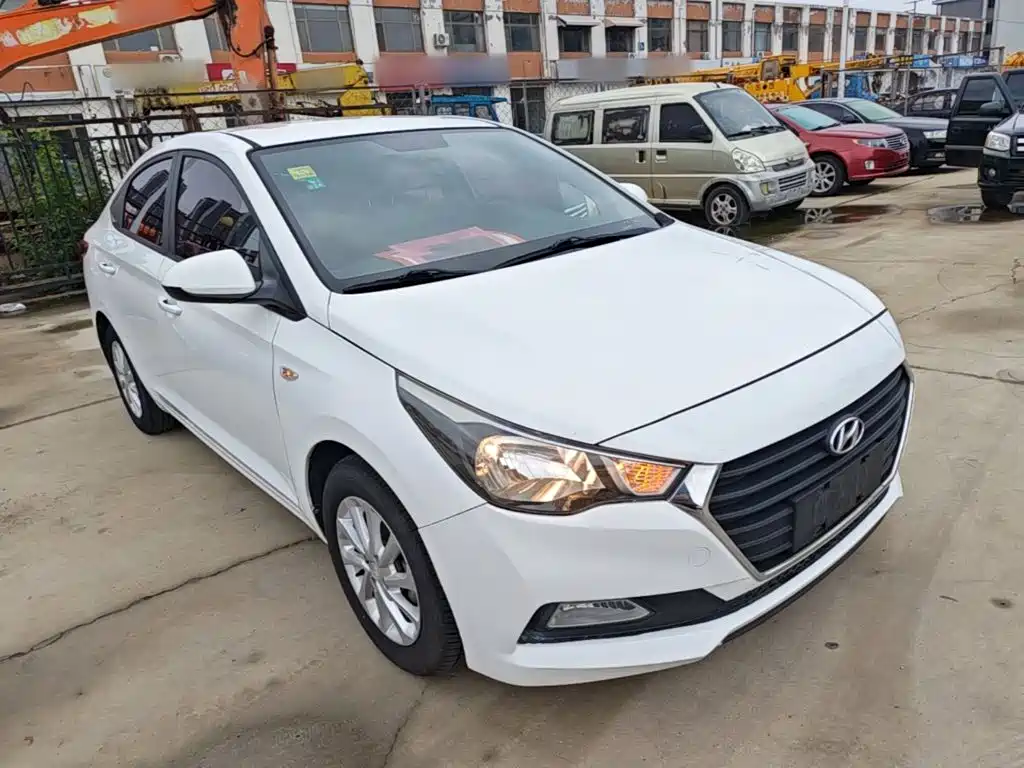 Hyundai Verna — миниатюра 4