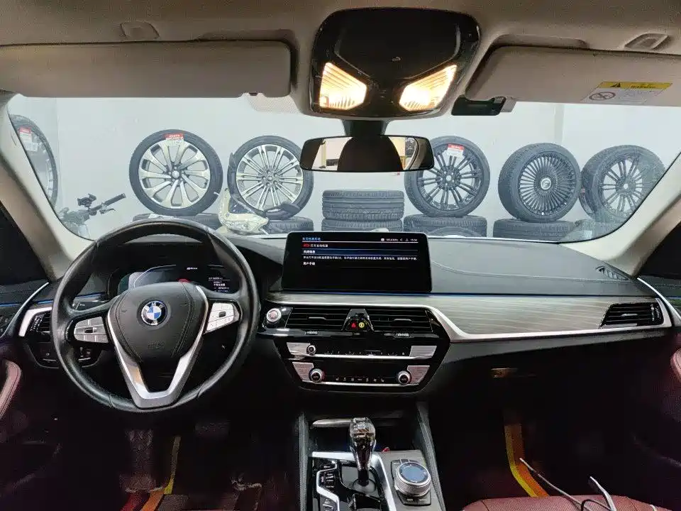BMW 5 Series 5 2022 535Le M Sport