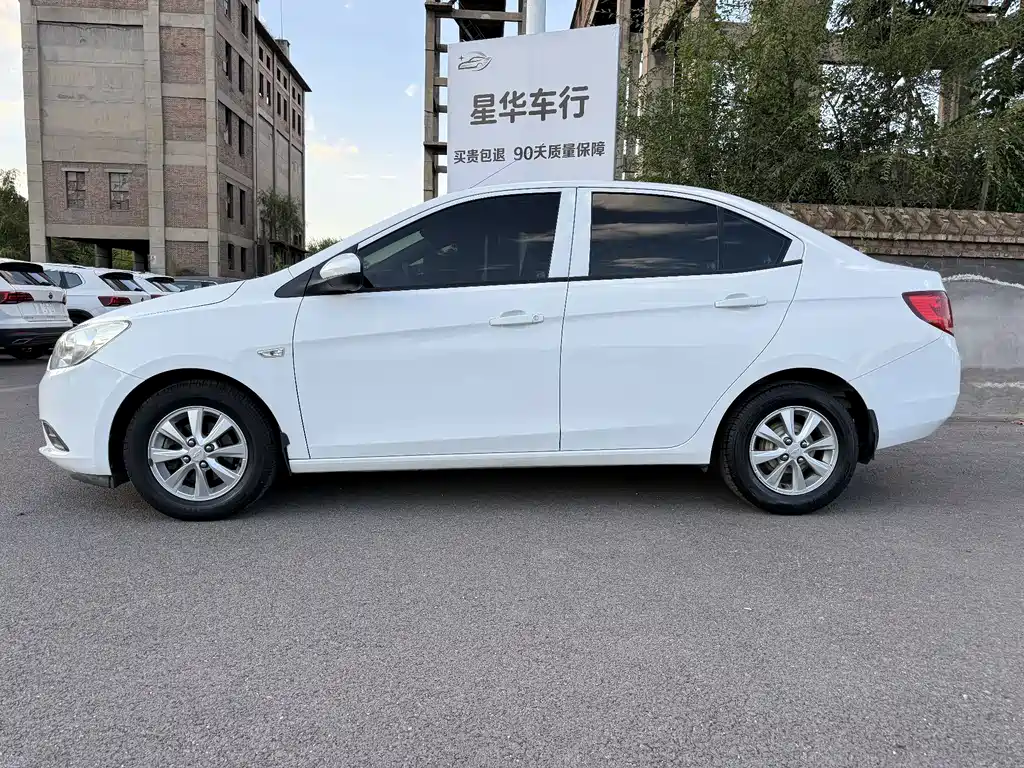 Chevrolet Sail — миниатюра 7