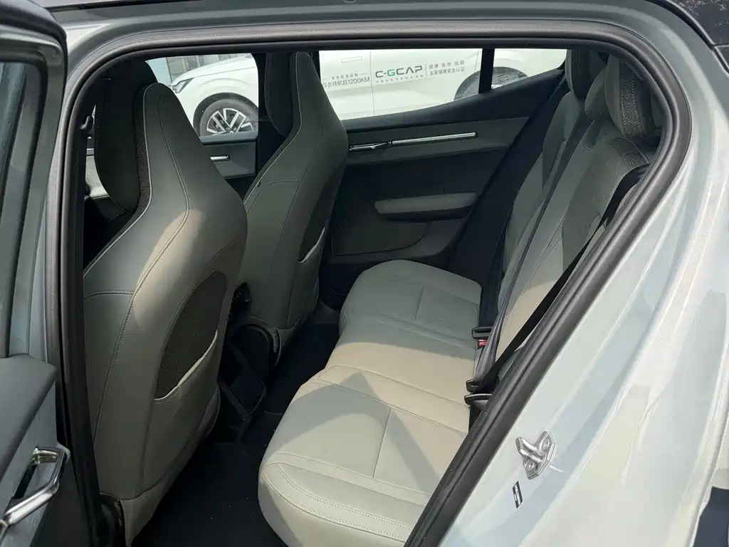 Volvo EX30 — миниатюра 8