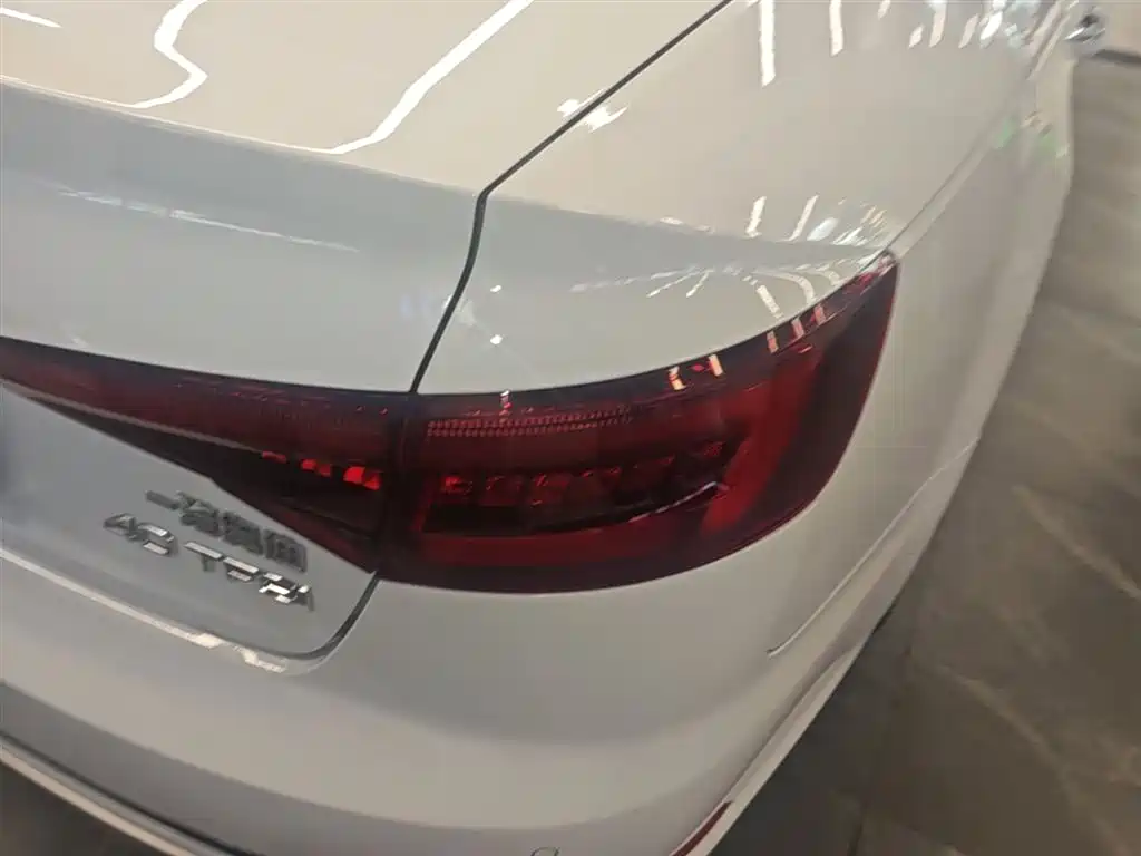 Audi A4L 2019 40 TFSI Fashion VI