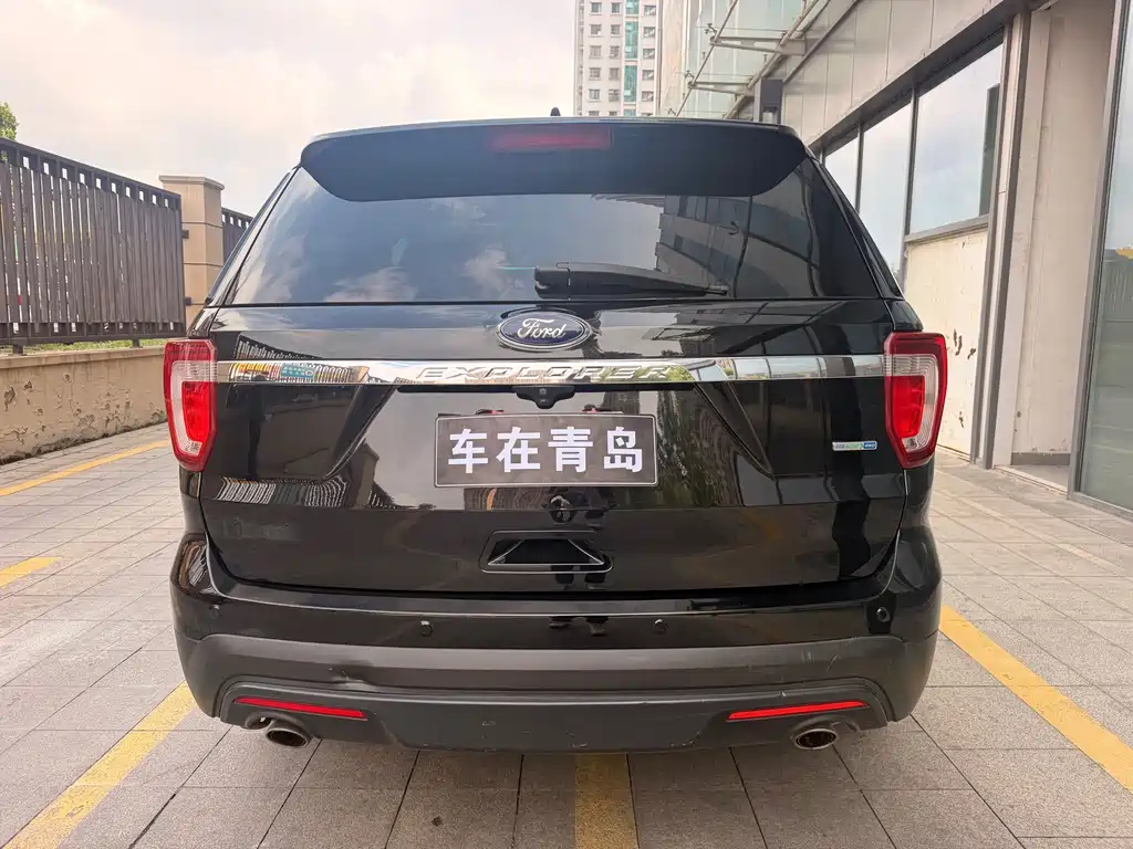 Ford Explorer (Import) — миниатюра 7