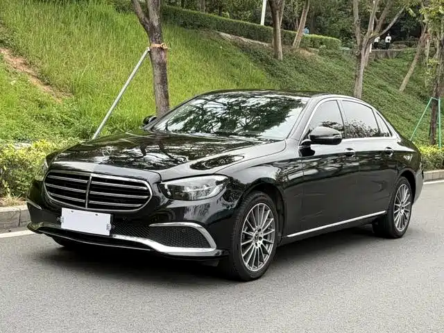Mercedes-Benz E-Class 2022