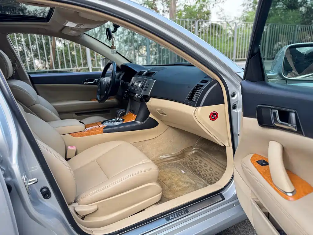 Toyota Reiz — миниатюра 15