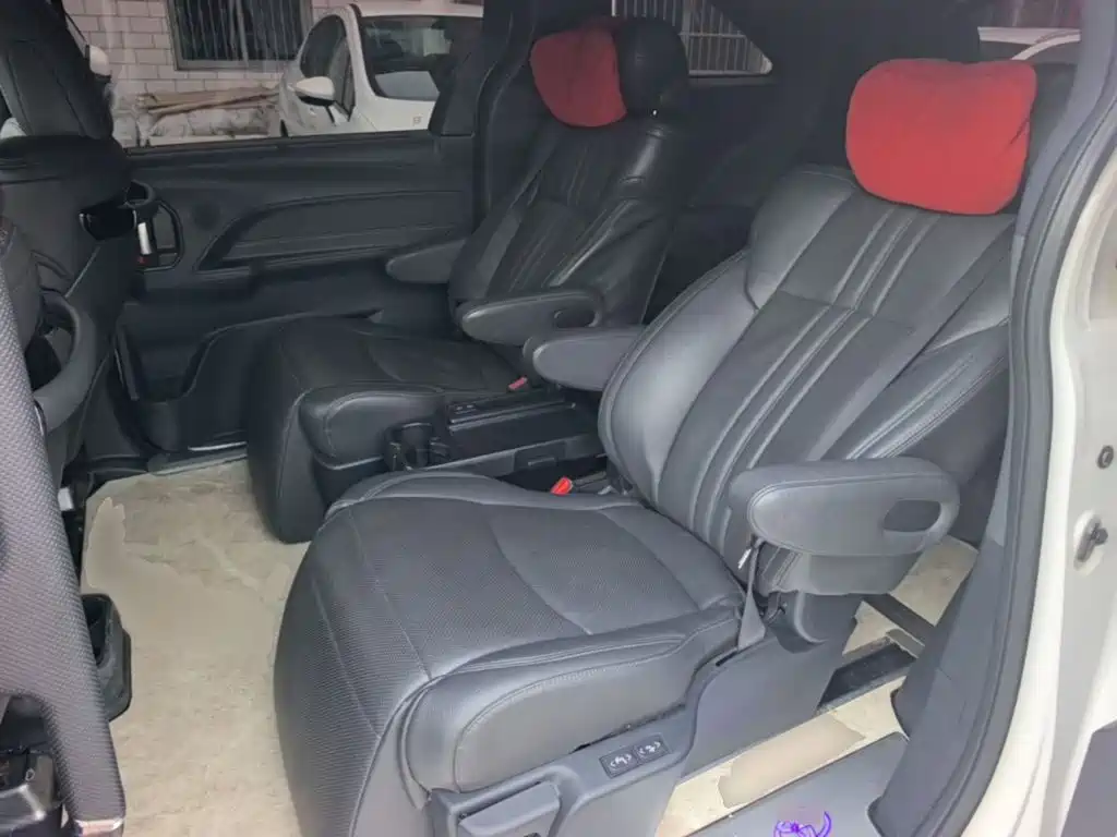 Toyota Granvia — миниатюра 17