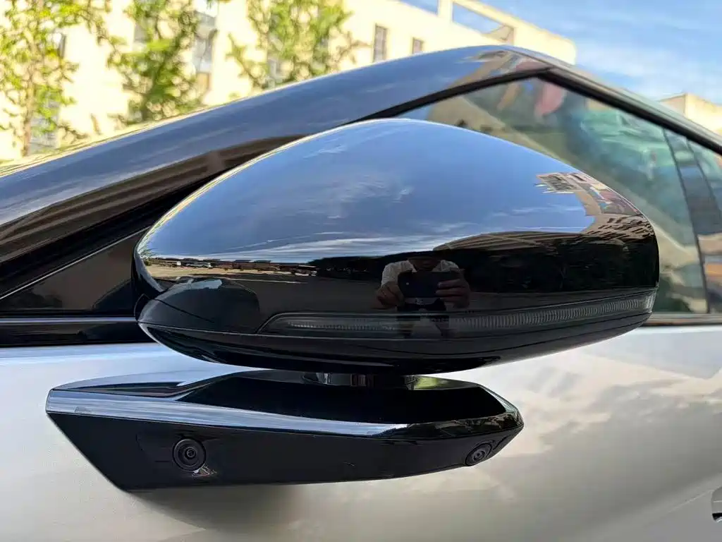 XPeng P7 — миниатюра 17