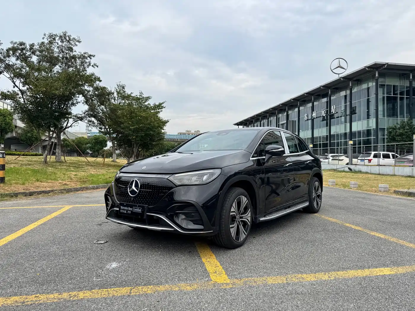 奔驰EQE SUV 2024款 500 4MATIC 先锋版 2025