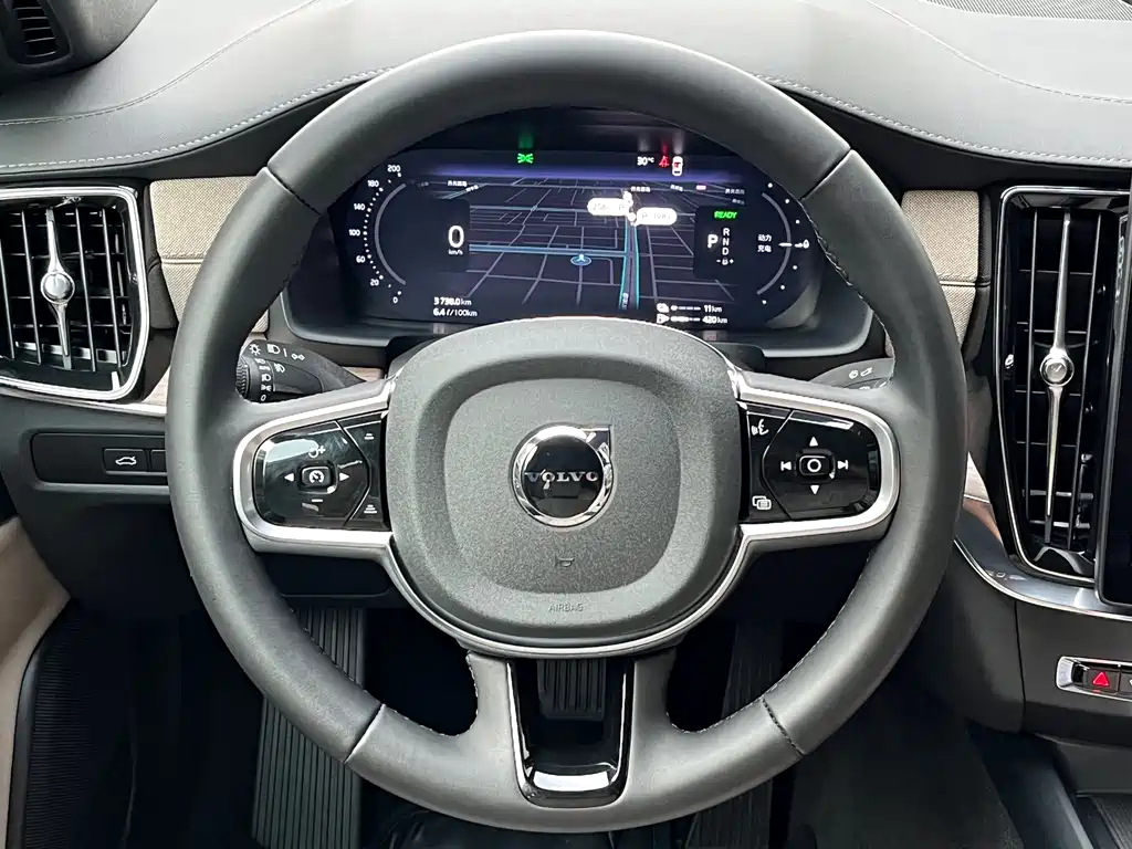 Volvo S90 PHEV — миниатюра 13