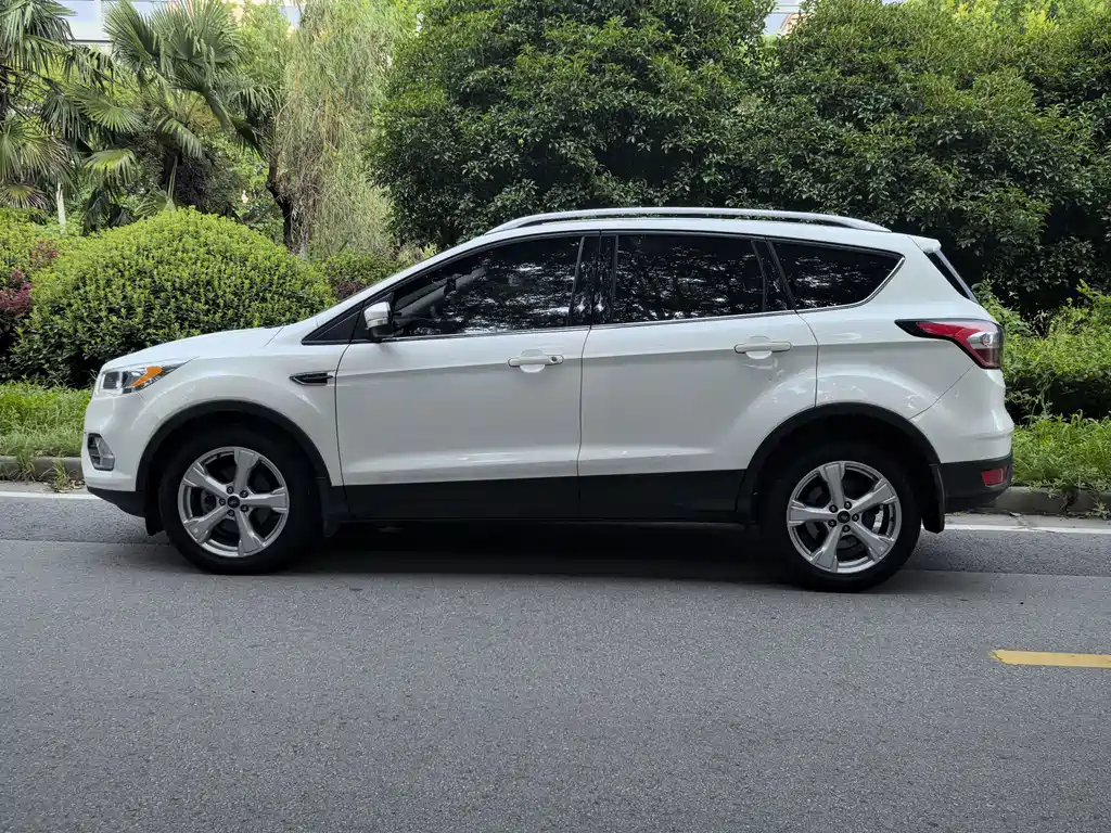 Ford Kuga EcoBoost 180 2WD Tiger Leap Type, фото 4