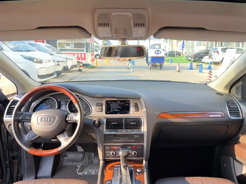Audi Q7 — миниатюра 7