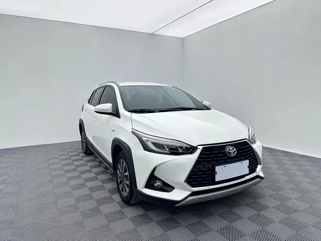 Toyota Yaris L — миниатюра 3