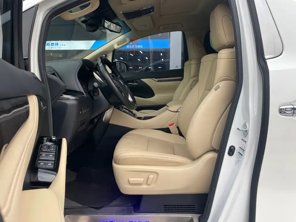 Toyota Vellfire — миниатюра 5