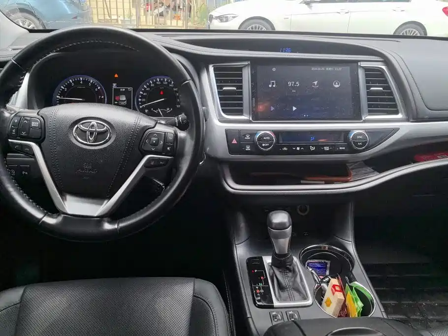 Toyota Highlander — миниатюра 12