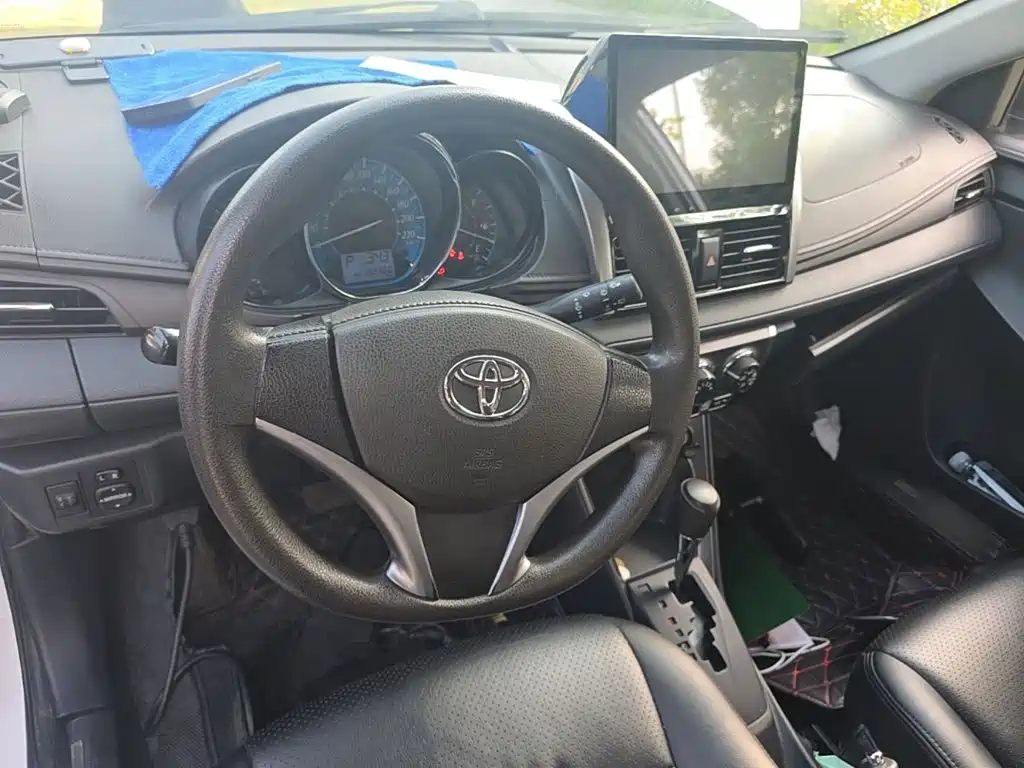 Toyota Yaris L — миниатюра 11