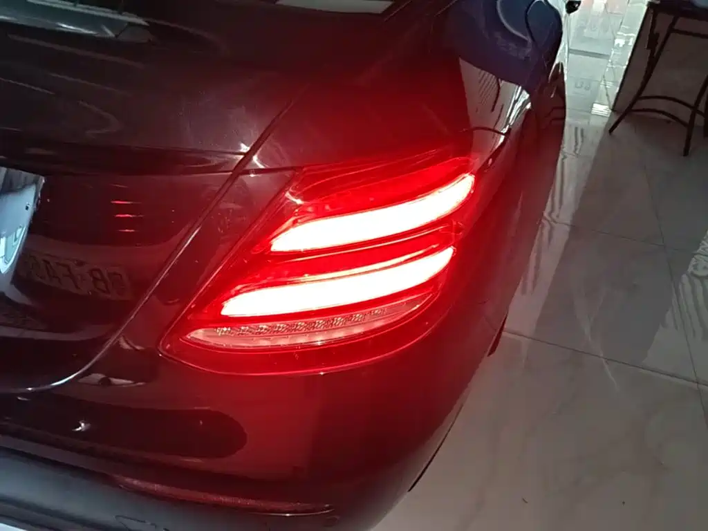Mercedes-Benz E-Class — миниатюра 8