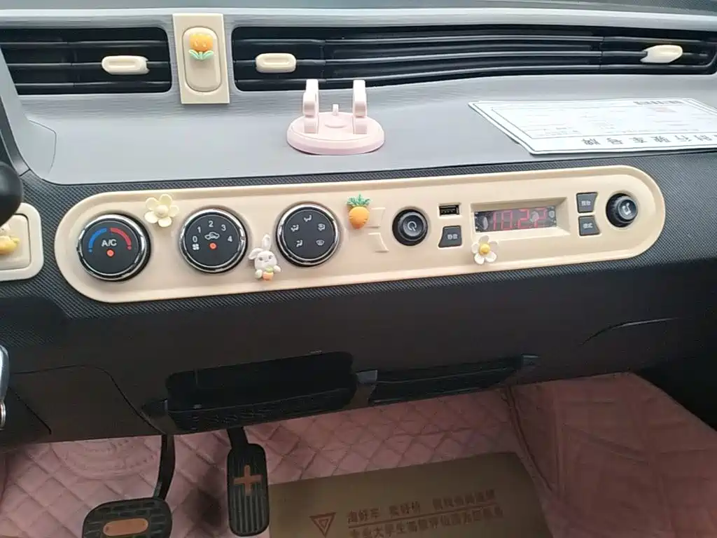 Wuling MINIEV — миниатюра 13