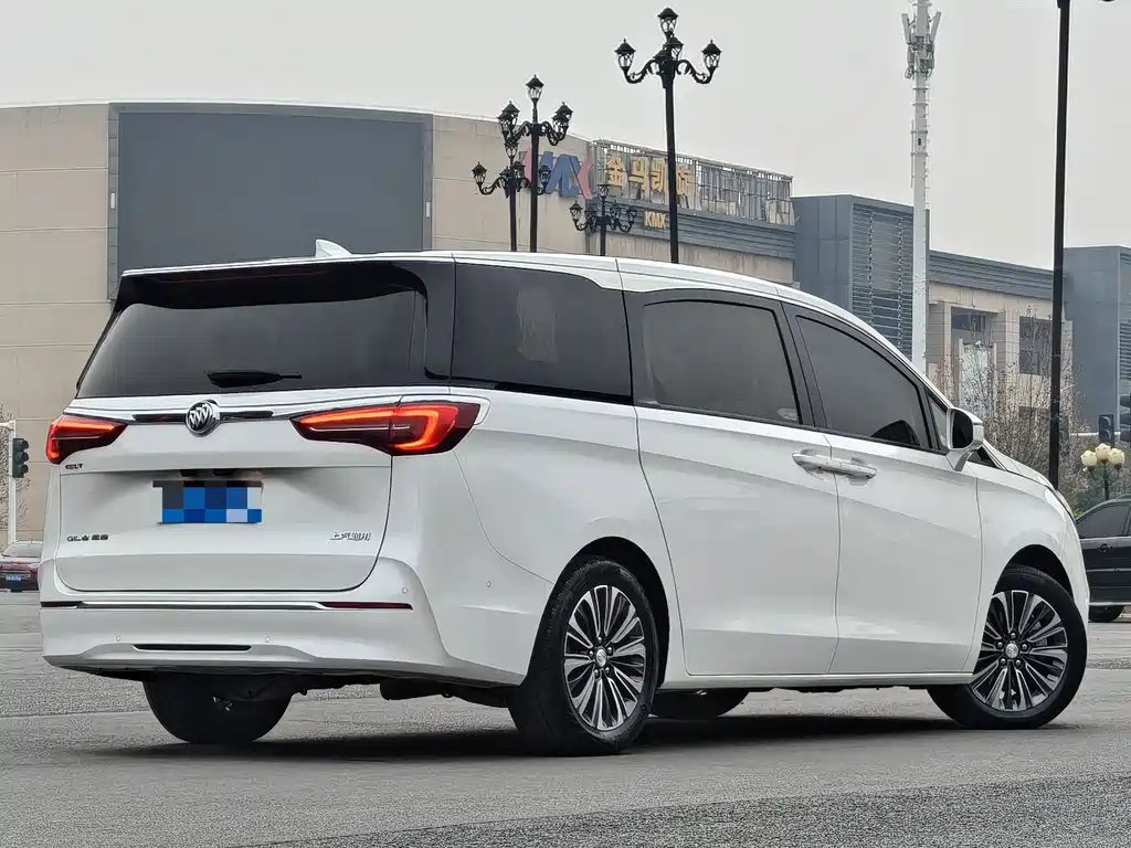 Buick GL8 — миниатюра 7
