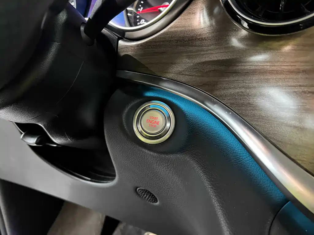 MERCEDES-BENZ V CLASS