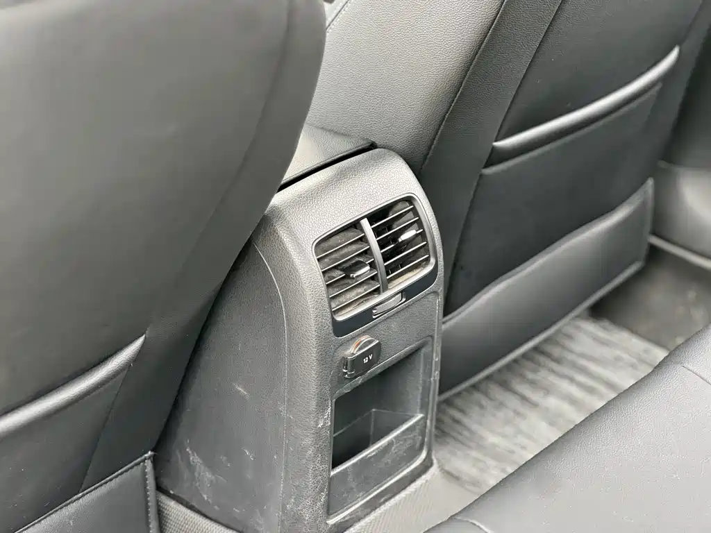 Volkswagen Sagitar — миниатюра 7