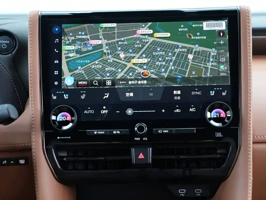 Toyota Alphard — миниатюра 10