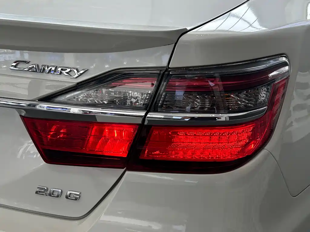 Toyota Camry — миниатюра 15