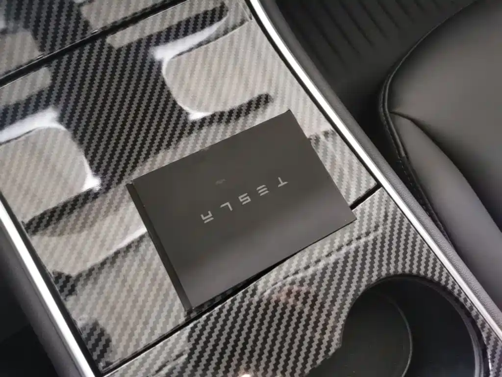 Tesla Model 3 — миниатюра 9
