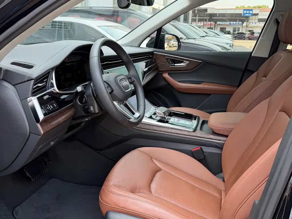 Audi Q7 2023 45 TFSI quattro S line Sport