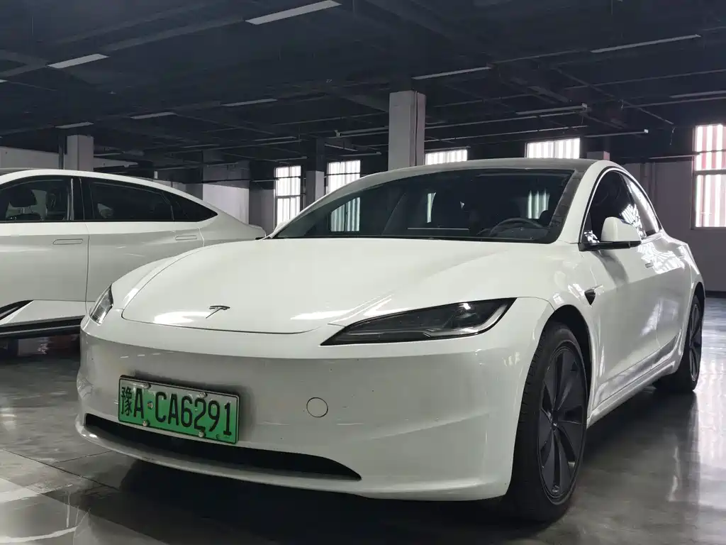 Tesla Model 3 — миниатюра 9