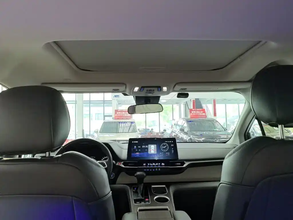 Toyota Sienna — миниатюра 18