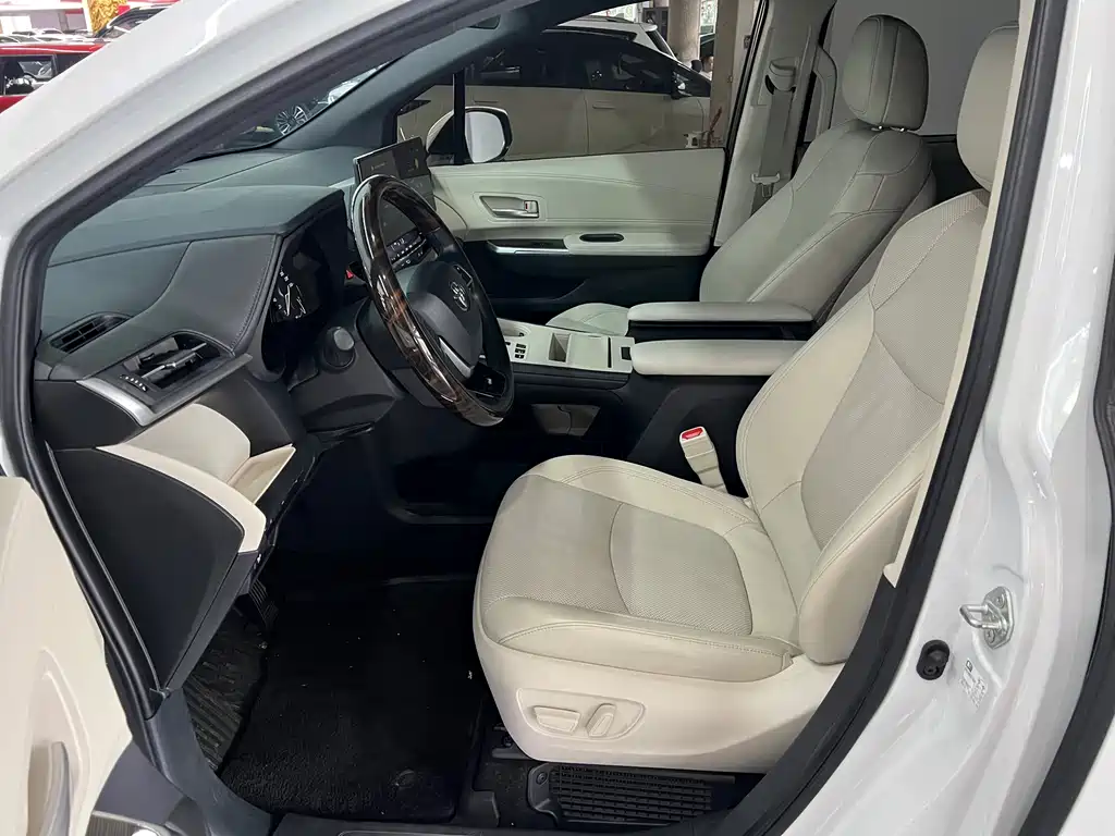 Toyota Sienna — миниатюра 5