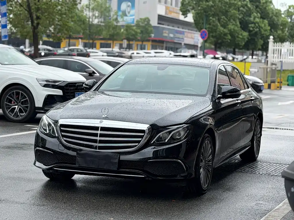 Mercedes-Benz E-Class — миниатюра 3